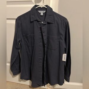 old navy women’s “the boyfriend shirt” size small. never worn, still with tag!